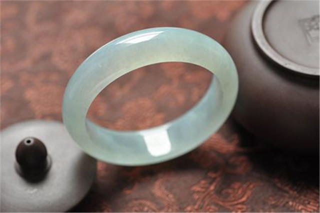 翠友们购买翡翠手镯有什么技巧?本文给你答案!(图文) 第3张