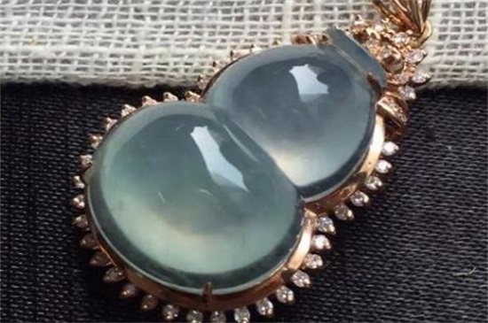 女生葫芦戴在哪一只手，女戴葫芦的好处   第3张