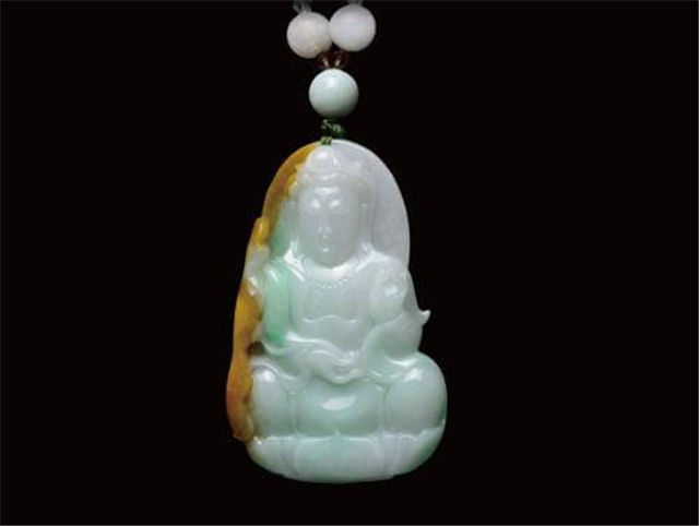 男人戴翡翠吊坠的好处是什么？让我来告诉你！   第2张