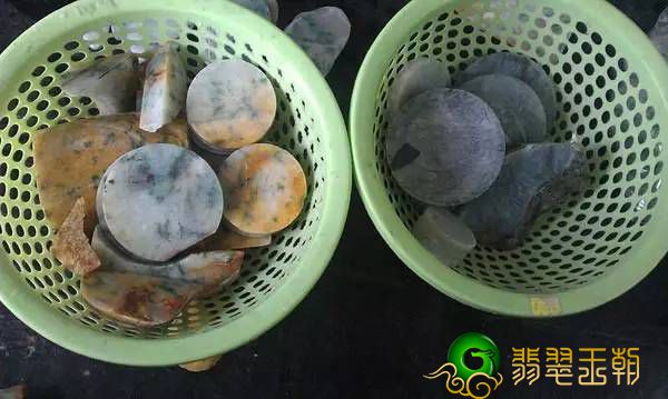 翡翠赌石明明已经涨了，这个步骤却让我的手镯出了裂。   第10张