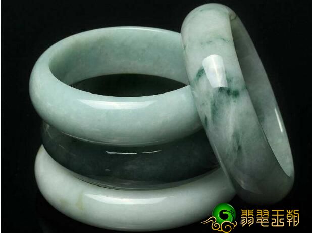 A货木那料玉镯子有着古典风格灵韵，造成你留意的是它细致的表面還是别的？   第2张