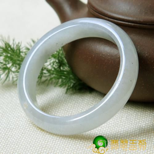 看了文章内容.我了解原先白冰翡翠镯子那么漂亮！   第2张