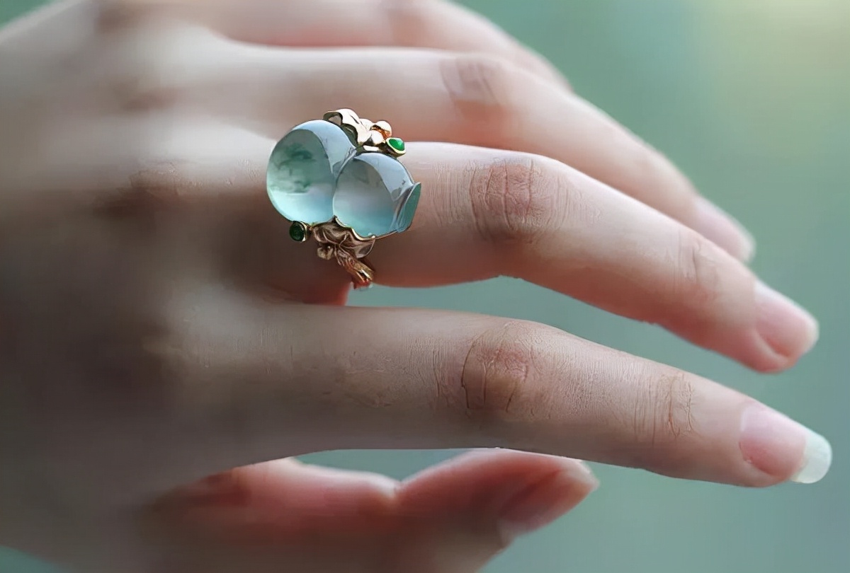 行业专家教你,5招学会鉴定翡翠
第1张