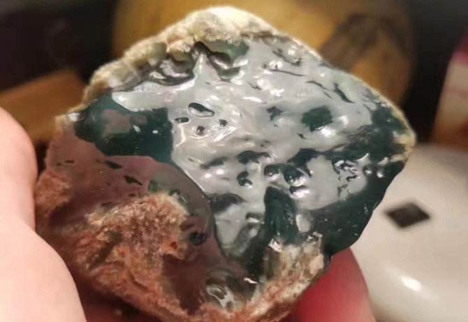 高档翡翠原石怎么选购区分？玻璃种和冰种翡翠原石你更爱哪一个？   第1张