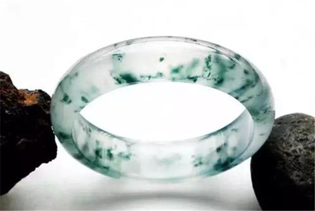 翡翠飘花价格是多少?讲一讲不同品种的飘花! 第3张