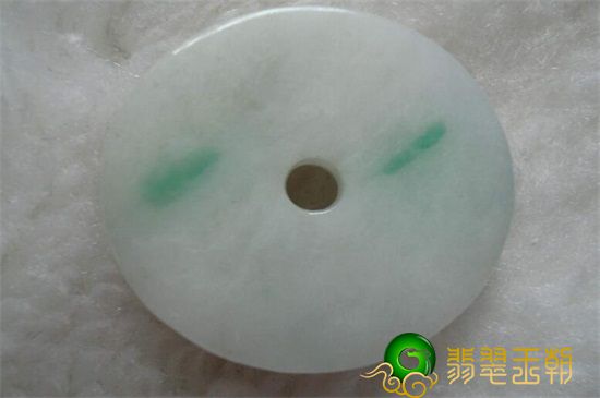 你眼中的老翡翠指的是什么？老翡翠的辨别小窍门与当代翡翠同样么   第6张