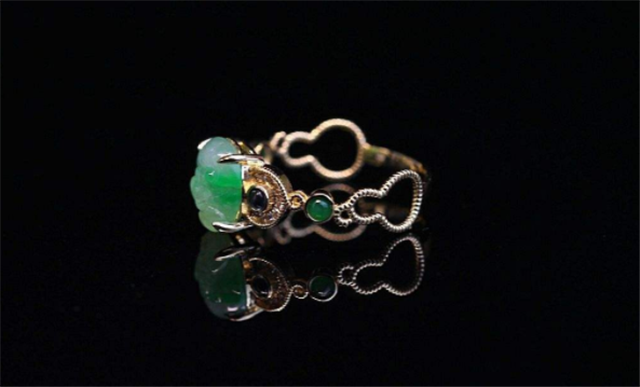 翡翠戒指适合什么人戴？这篇文章不可错过！(图文)   第4张