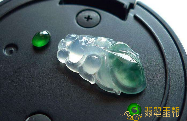 给爱人送一条翡翠鱼吧!喻意非常好哦~ 第1张