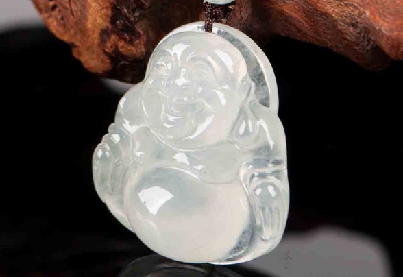 翡翠雕刻中的神佛人物作品，我们应该怎么去鉴赏？牢记这4个要点！   第2张