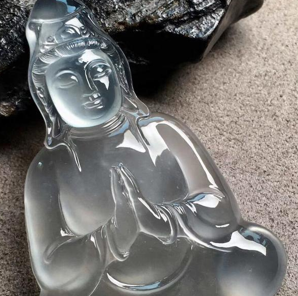 如何看翡翠观音面相的好坏？非常有用   第3张