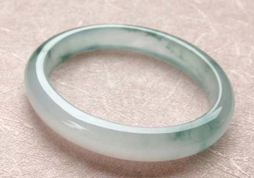 高冰种和玻璃种的区别?高冰种翡翠价钱是多少? 第2张