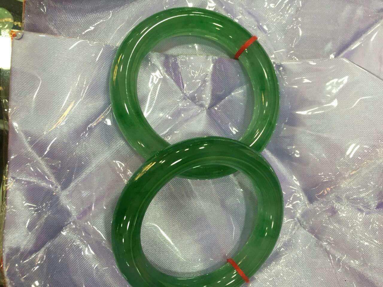 要想了解一般a级翡翠价格，首先得明白什么是翡翠A类！   第1张