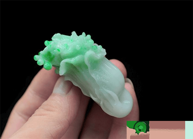 喻意旺财的翡翠怎样选择？选择这种翡翠雕刻件准没有错！   第2张