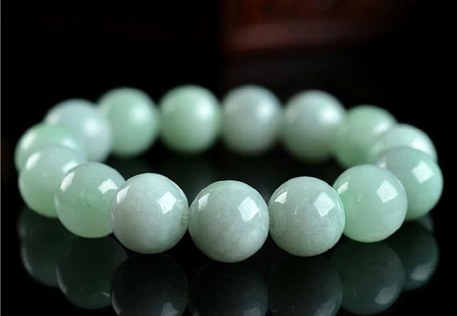 翡翠怎么挑选好的?小心别入坑! 第2张