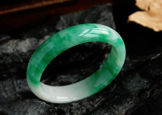 翡翠与其他珠宝不一样的价值十大观，涨知识了！   第1张