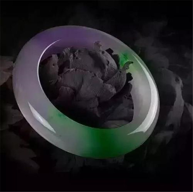 翡翠种贵还是色贵？看完本文章自然就会有答案！   第3张
