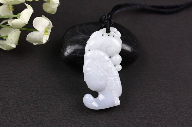 翡翠属于玉的一种吗?带你全面认识它！(图文)   第2张