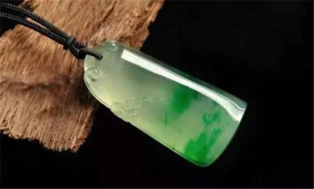 色根是鉴别翡翠的重要因素吗?种水和颜色都关键!(图文) 第1张