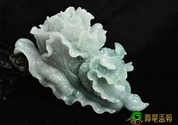 讨论一下清代皇家最钟爱的大白菜摆饰价钱！为何大家都喜爱它？   第2张