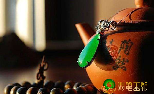 翡翠寓意：那么多人都喜欢翡翠，难道就仅仅是因为它好看吗？   第5张