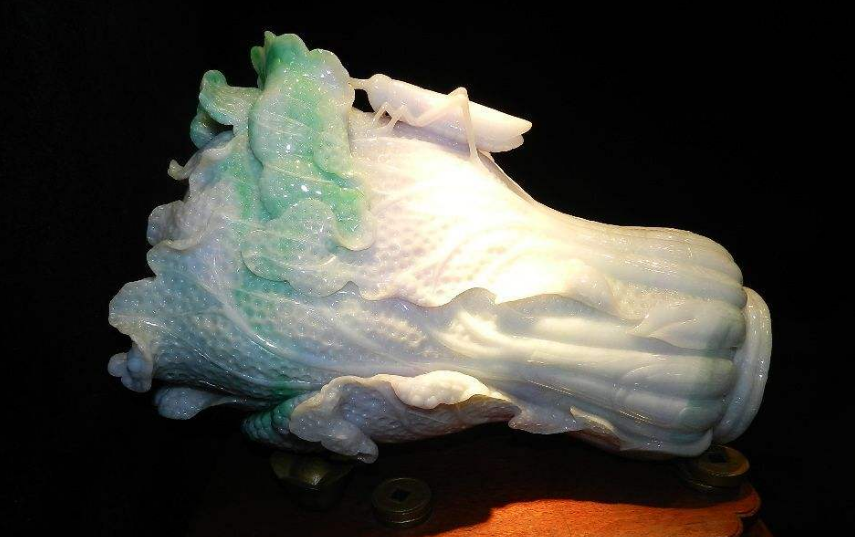 翡翠摆件的价格贵吗？哪些摆件适合摆放在家中？   第2张