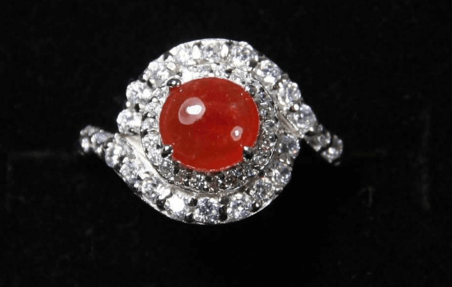 鸡冠红翡翠价值极高，市面上假货泛滥要怎么分辨？   第3张