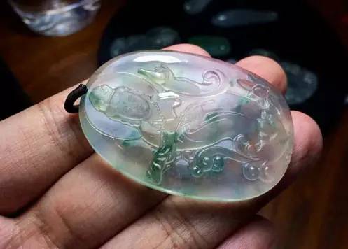 翡翠的雕刻风格都有什么讲究？   第4张
