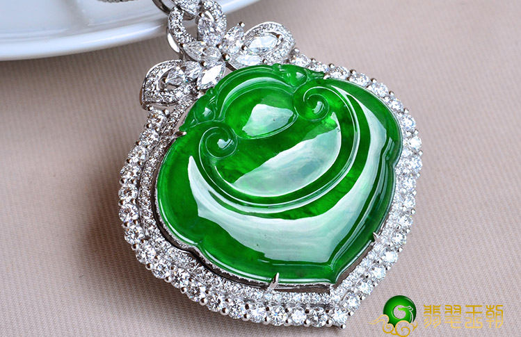 翡翠的使用价值与翡翠的种和色你挑选哪一个? 第1张
