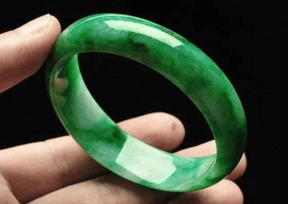 
                你认识花青翡翠吗？花青翡翠值钱吗？
   第4张