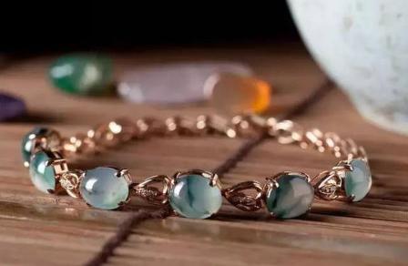 翡翠手链镶嵌款式有哪些？如何正确保养它很重要！   第4张