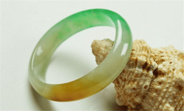 深入了解翡翠手镯价格,教你如何看透它! 第2张