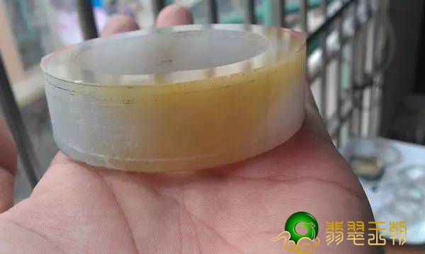翡翠赌石明明已经涨了，这个步骤却让我的手镯出了裂。   第13张