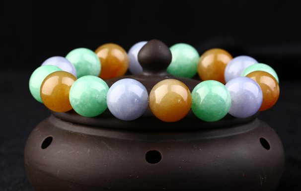 什么样的翡翠手串才算高端？看看我们的老祖宗都是怎么玩的！   第1张