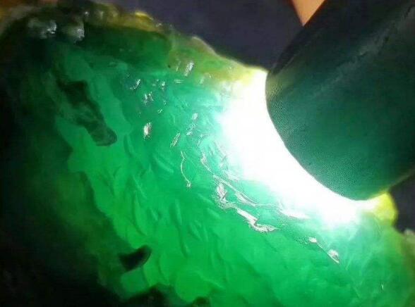 微观视角的翡翠世界，认识翡翠原石的晶体结构分类   第1张