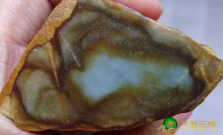 掌握翡翠原材料皮的专业知识对內部质量的分辨有非常大益处   第1张