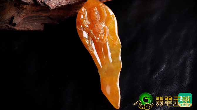 千手观音菩萨翡翠手雕你把握吗？   第1张