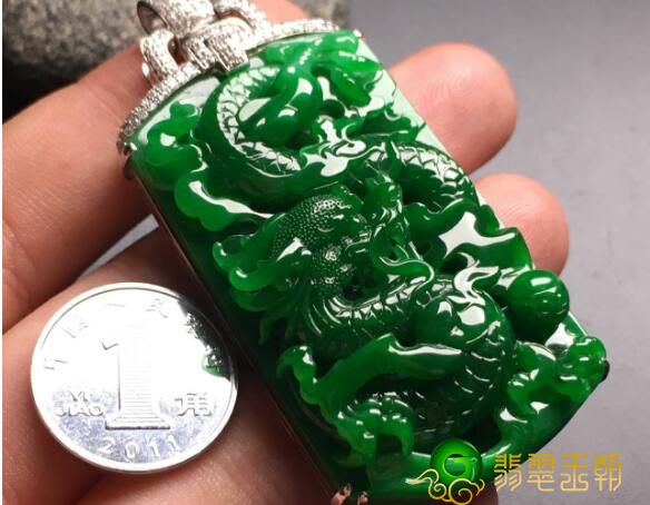 翡翠并不是女性专享品，看一下男性配戴翡翠的历史背景   第1张