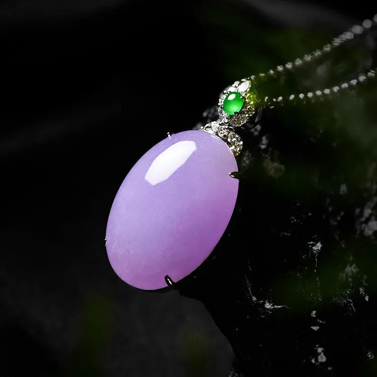 
                大家都知道翡翠是“玉石之王”，但你知道这个称号怎么来的吗？
   第2张