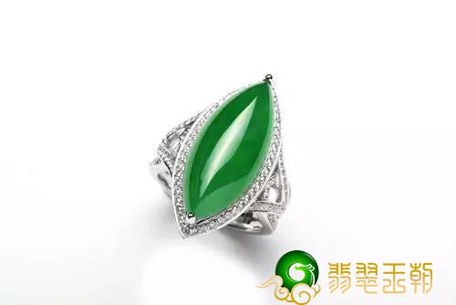 翡翠戒指的佩戴寓意   第3张