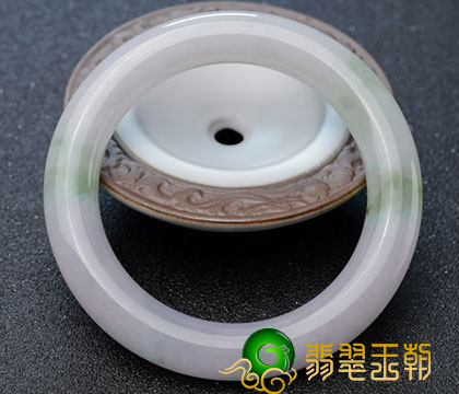 春带彩手镯贵划算 春带彩手镯市场价格   第2张