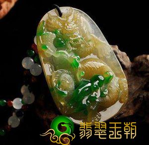 佩戴翡翠草叶龙有什么寓意和讲究   第1张