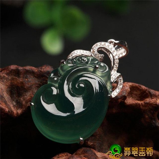 配戴翡翠项链吊坠有注重？今日就来跟大伙儿讲一讲！   第3张
