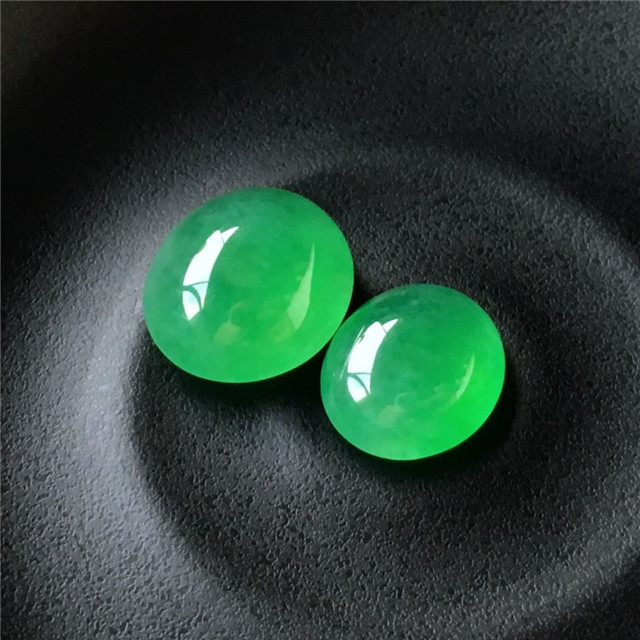 翡翠戒面价格高吗？选购它的要点应知道！(图文)   第1张