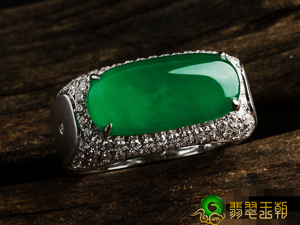 过年或过节送翡翠不可以乱送，在其中有很大的喻意注重   第8张