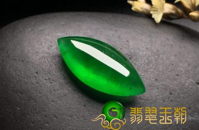 翡翠中绿色的等级你知道哪些？不同等级绿色分布均匀的程度影响价格   第1张