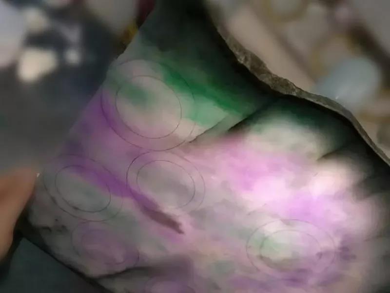 
                色赏翡翠，紫春绿翠的交融
   第2张