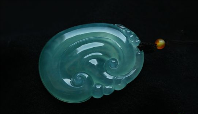 傻傻分不清油青种翡翠和蓝水翡翠?这篇文章你不能错过!