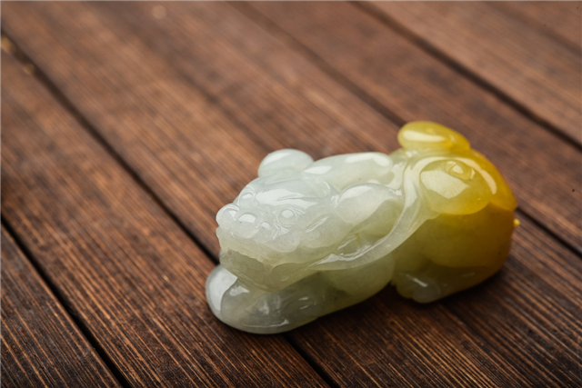 翡翠貔貅吊坠价格如何?答案让人意外! 第1张