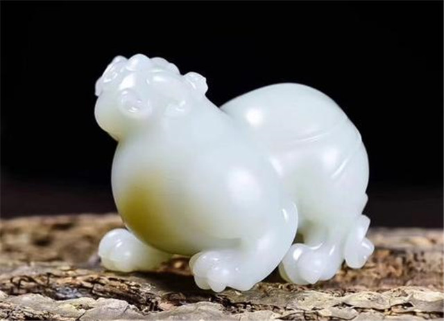 翡翠貔貅的造型哪种好？不同外观的翡翠貔貅寓意不同！(图文)   第3张