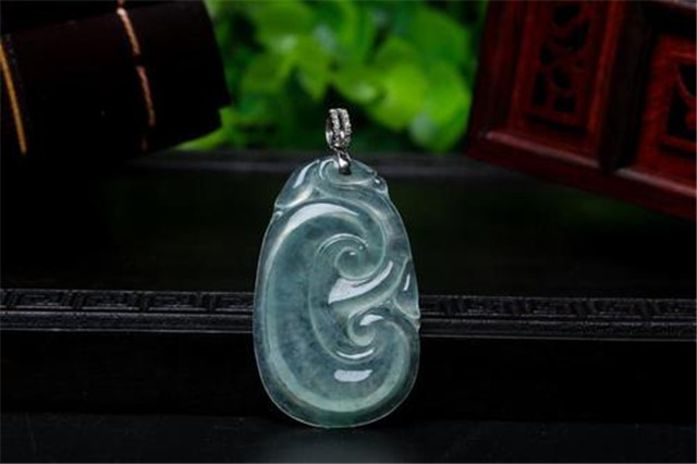 翡翠如意价格高吗?带你全面认识它! 第1张